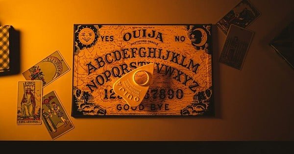 A overhead picture of a Ouiji Board